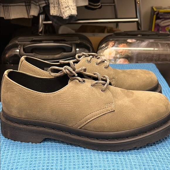 Dr Martens 1461 nickel grey milled nubuck WP men’s size 10 US gently worn - Picture 1 of 4